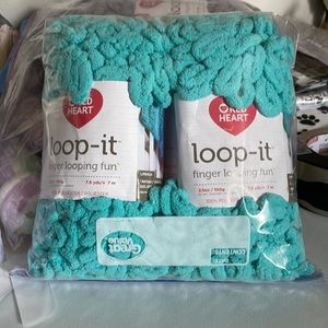 RED Heart Loop It - Everybody in the Pool